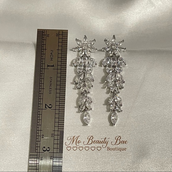 Blooming Crystal Flower Earrings - Picture 3 of 7